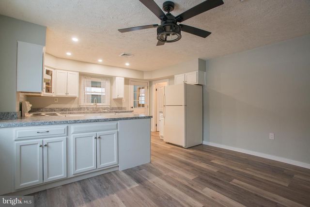 99 E PERRY ST, Enola, PA 17025