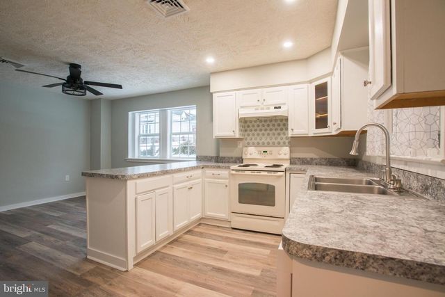 99 E PERRY ST, Enola, PA 17025