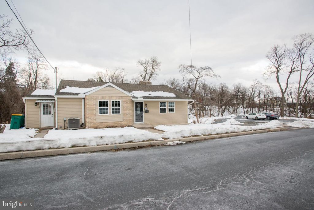 99 E PERRY ST, Enola, PA 17025