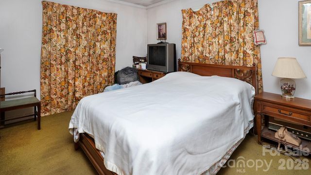 3008 Oakwood Drive, Charlotte, NC 28269