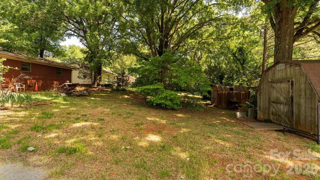 3008 Oakwood Drive, Charlotte, NC 28269