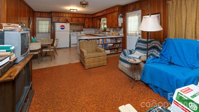 3008 Oakwood Drive, Charlotte, NC 28269