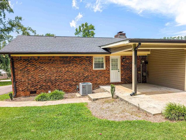 129 Pisgah Drive, Spartanburg, SC 29303