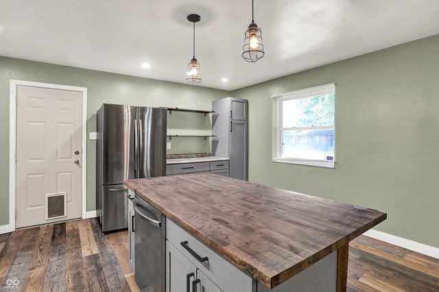 912 W 6th Street, Greenfield, IN 46140