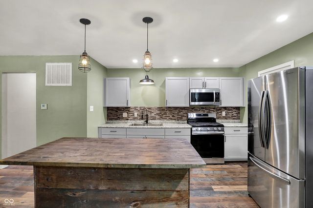 912 W 6th Street, Greenfield, IN 46140