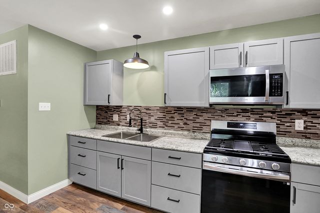 912 W 6th Street, Greenfield, IN 46140