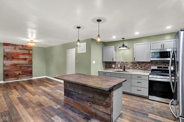 912 W 6th Street, Greenfield, IN 46140