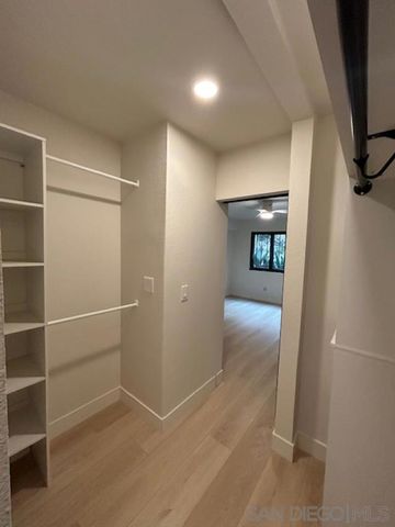 811 W Nutmeg 102, San Diego, CA 92103