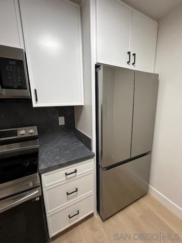 811 W Nutmeg 102, San Diego, CA 92103