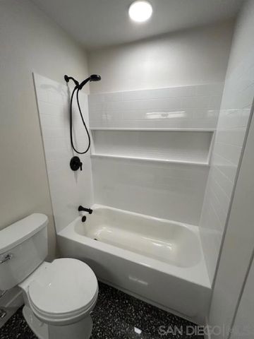 811 W Nutmeg 102, San Diego, CA 92103
