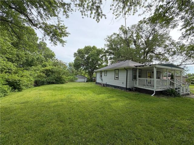 12602 E 37th Street N, Sugar Creek, MO 64050