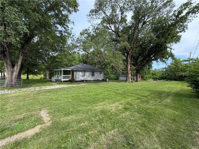 12602 E 37th Street N, Sugar Creek, MO 64050