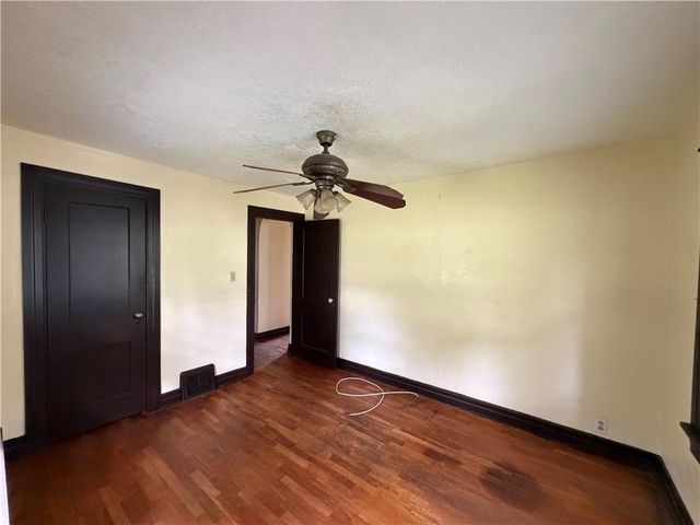 12602 E 37th Street N, Sugar Creek, MO 64050