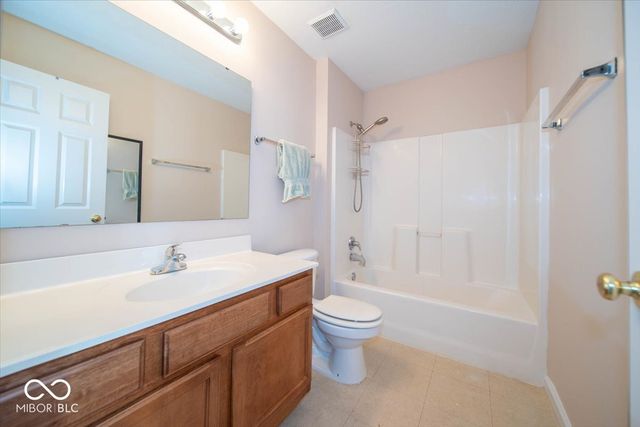 8444 Hague Road 20, Indianapolis, IN 46256