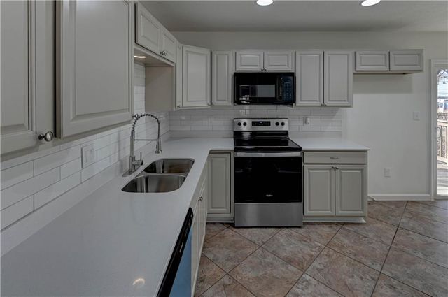 13310 Donnelly Avenue, Grandview, MO 64030