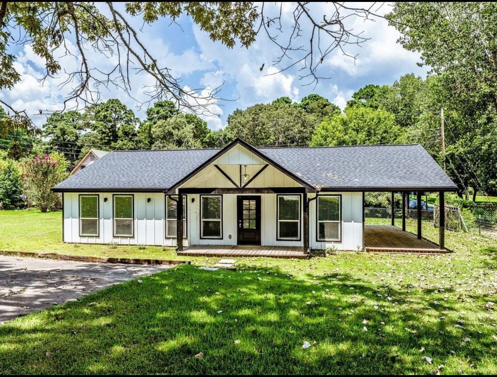 161 Lakeway Circle, Trinity, TX 75862