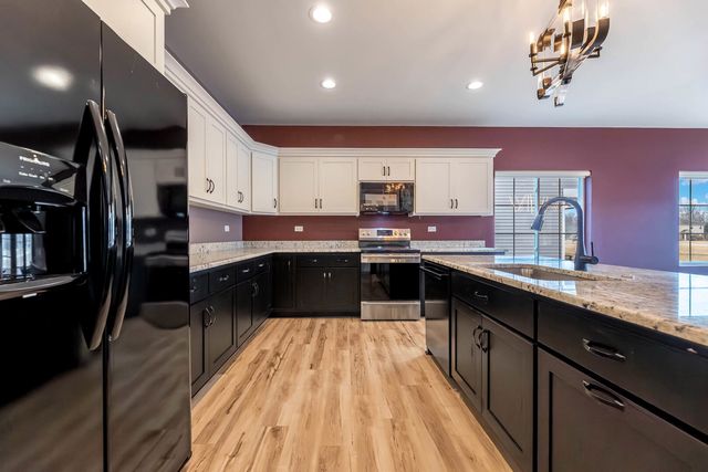 25550 S Sara Court, Channahon, IL 60410