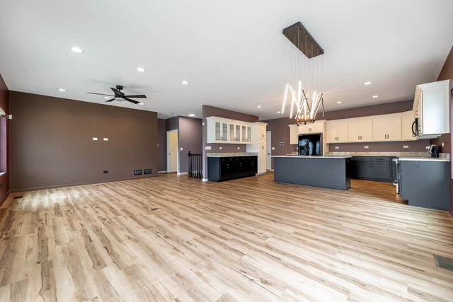 25550 S Sara Court, Channahon, IL 60410