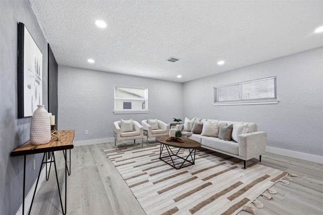 4435 HUNTINGTON STREET NE, St Petersburg, FL 33703