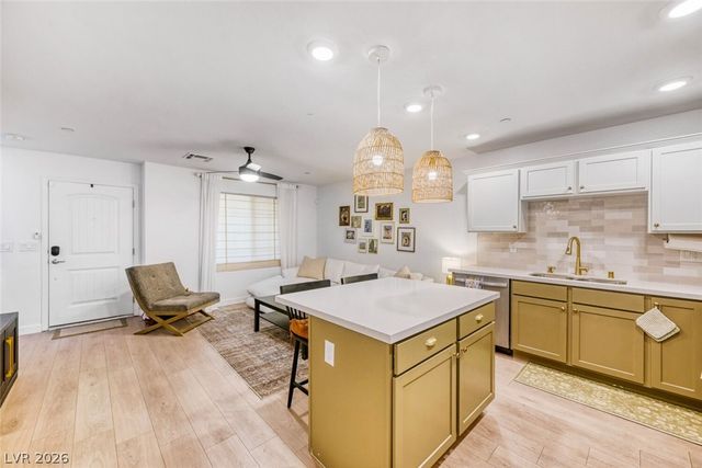 677 Omaggio Place, Henderson, NV 89011