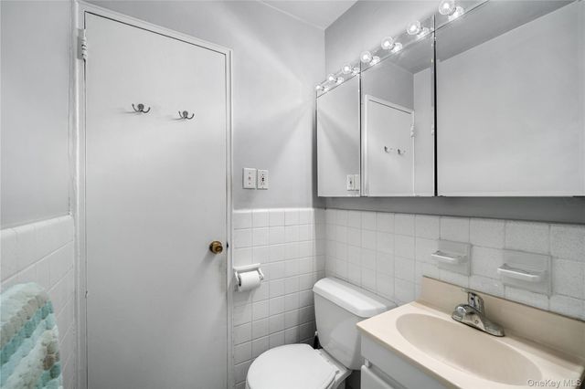 211-65 23rd Avenue 5E, Bayside, NY 11360