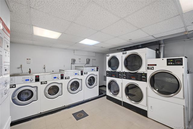 211-65 23rd Avenue 5E, Bayside, NY 11360