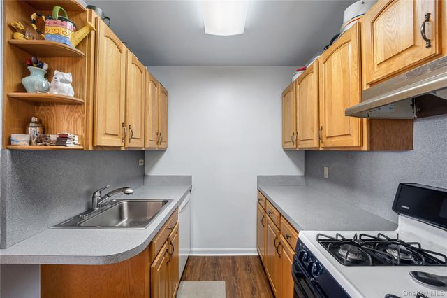 211-65 23rd Avenue 5E, Bayside, NY 11360