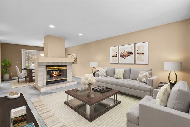 96 Danforth St 49, Taunton, MA 02780