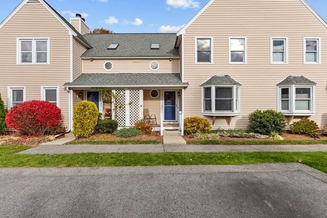 96 Danforth St 49, Taunton, MA 02780