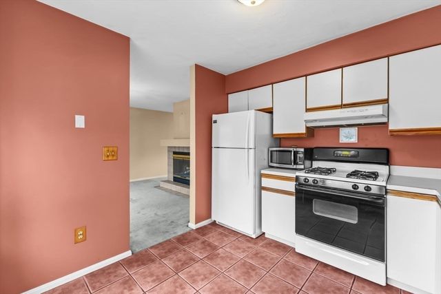 96 Danforth St 49, Taunton, MA 02780