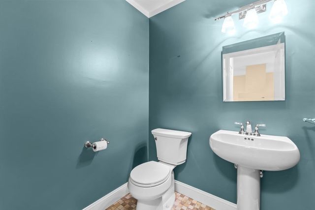 96 Danforth St 49, Taunton, MA 02780