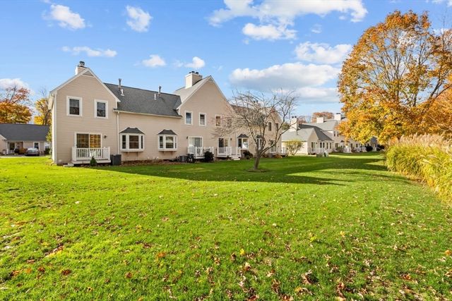 96 Danforth St 49, Taunton, MA 02780