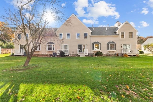 96 Danforth St 49, Taunton, MA 02780