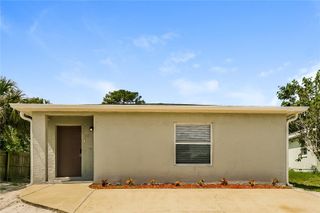 824 PINEWOOD STREET, Daytona Beach, FL 32117