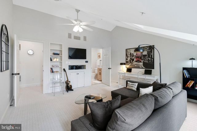 317 S HENRY ST, Alexandria, VA 22314