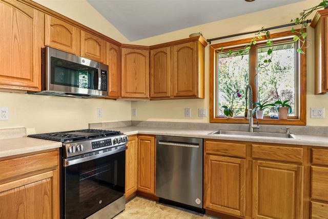 2338 Quartz Lane, Madison, WI 53719