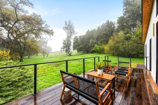 7801 Law Ln, Loomis, CA 95650