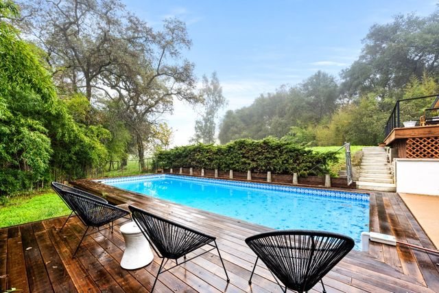 7801 Law Ln, Loomis, CA 95650