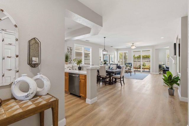 7072 Hayride Ln, Roseville, CA 95747
