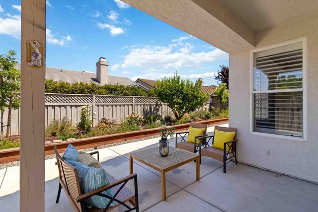 7072 Hayride Ln, Roseville, CA 95747