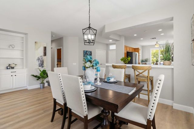 7072 Hayride Ln, Roseville, CA 95747