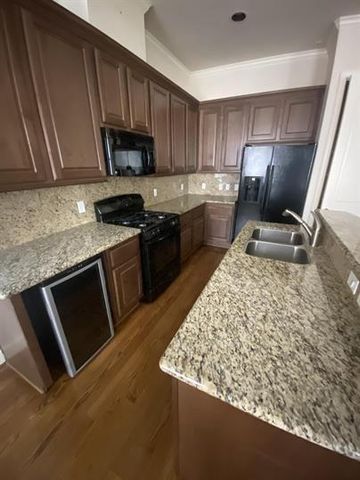 6353 Richmond Avenue 101, Houston, TX 77057