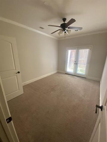 6353 Richmond Avenue 101, Houston, TX 77057