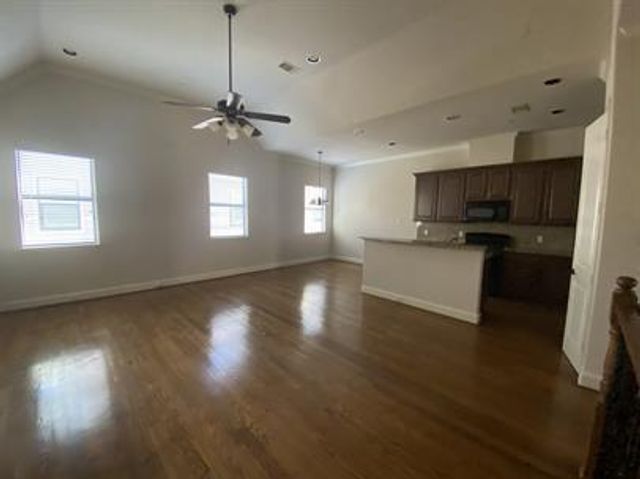 6353 Richmond Avenue 101, Houston, TX 77057