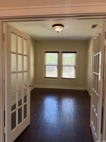 630 W Gramercy, San Antonio, TX 78212