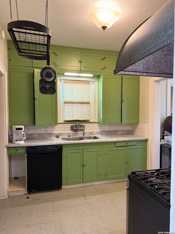 630 W Gramercy, San Antonio, TX 78212