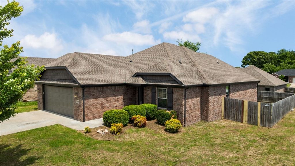 420 Timber Ridge Street, Centerton, AR 72719