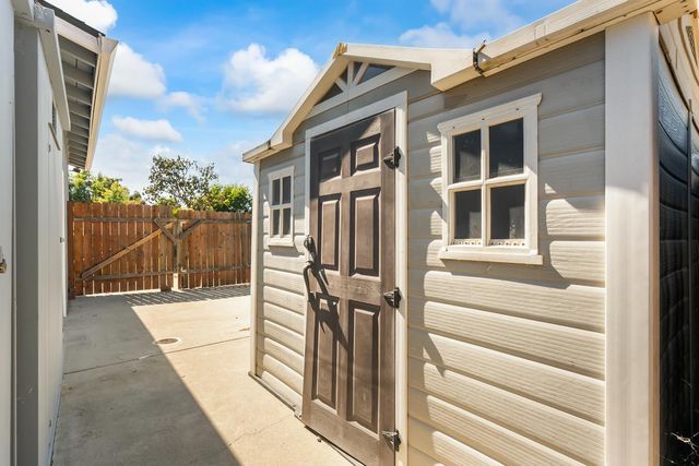 6624 Graham Cir, Citrus Heights, CA 95610