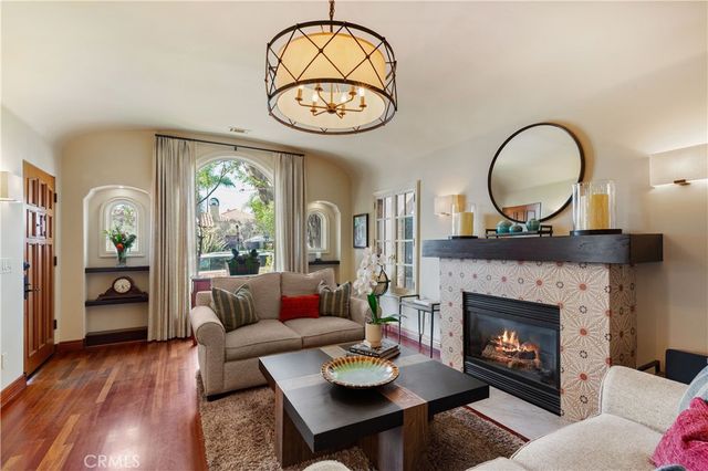 158 Santa Ana Avenue, Long Beach, CA 90803