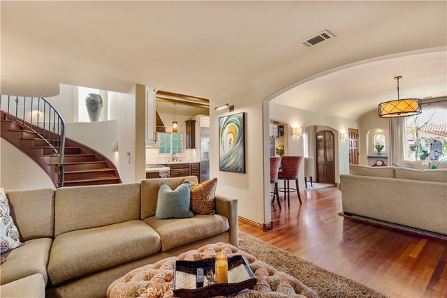 158 Santa Ana Avenue, Long Beach, CA 90803